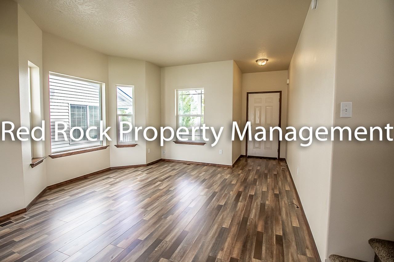 7527 N Carrington Ln #1 - Photo 3 of 37