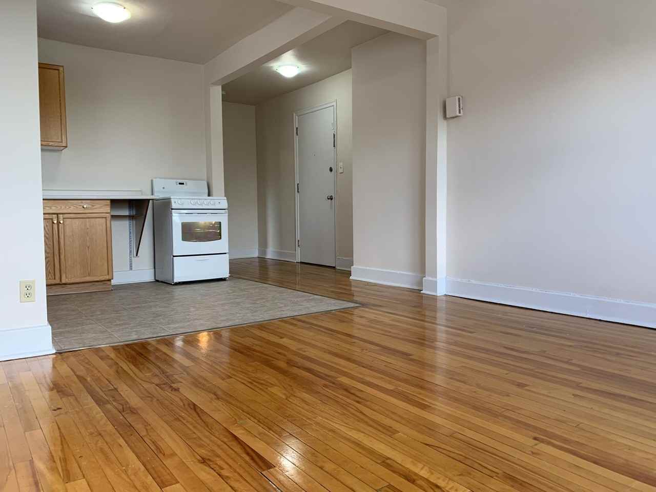 Wellington Apartments - Photo 4 of 30