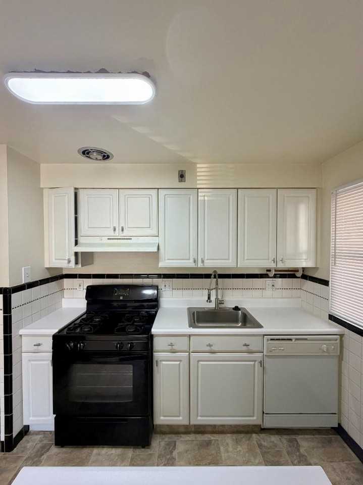 1215 Bliss Dr - Photo 2 of 11