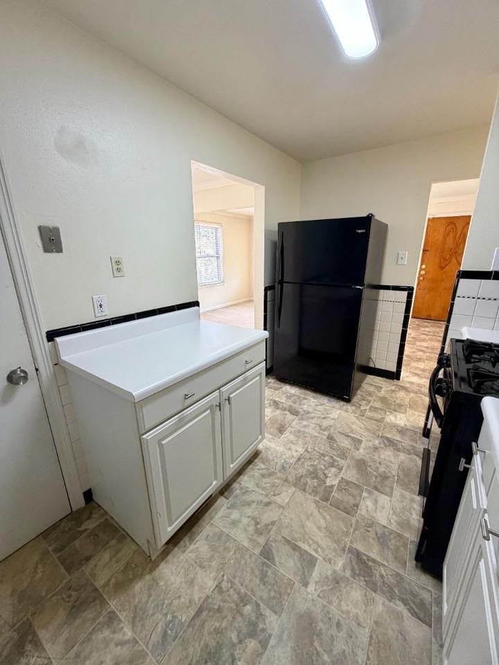 1215 Bliss Dr - Photo 3 of 11