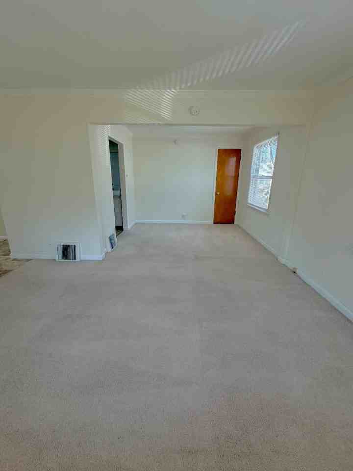 1215 Bliss Dr - Photo 5 of 11