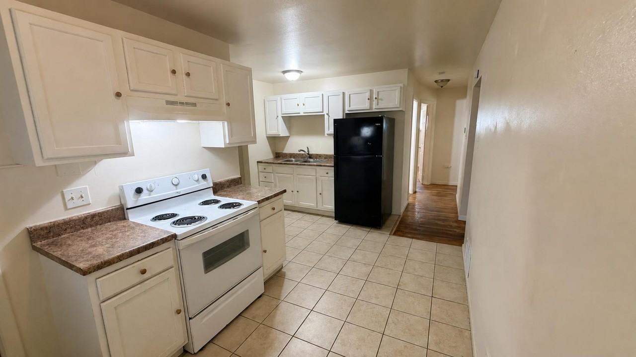 5614 Sanborn Dr - Photo 2 of 20