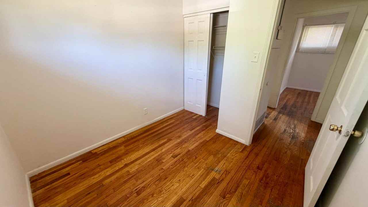 5614 Sanborn Dr - Photo 5 of 20