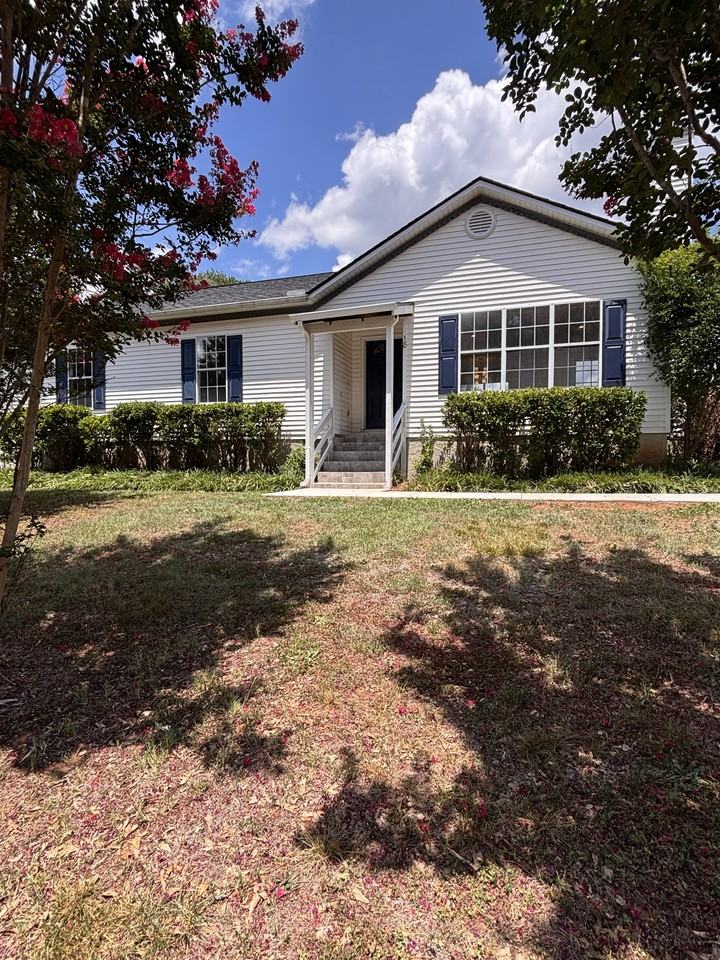 18 Warren Ct #1