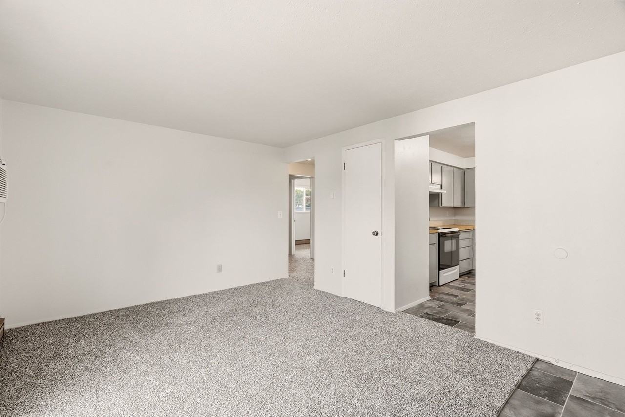 13121 E Skyview Ave #3 - Photo 7 of 23