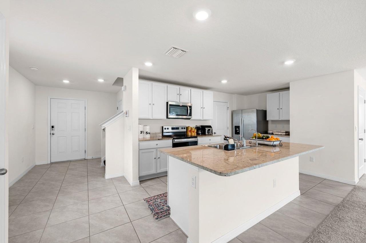 36579 Spanish Rose Dr - Photo 4 of 11