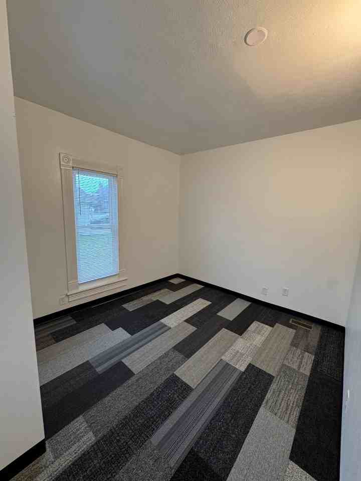 105 Prospect Ave - Photo 7 of 15