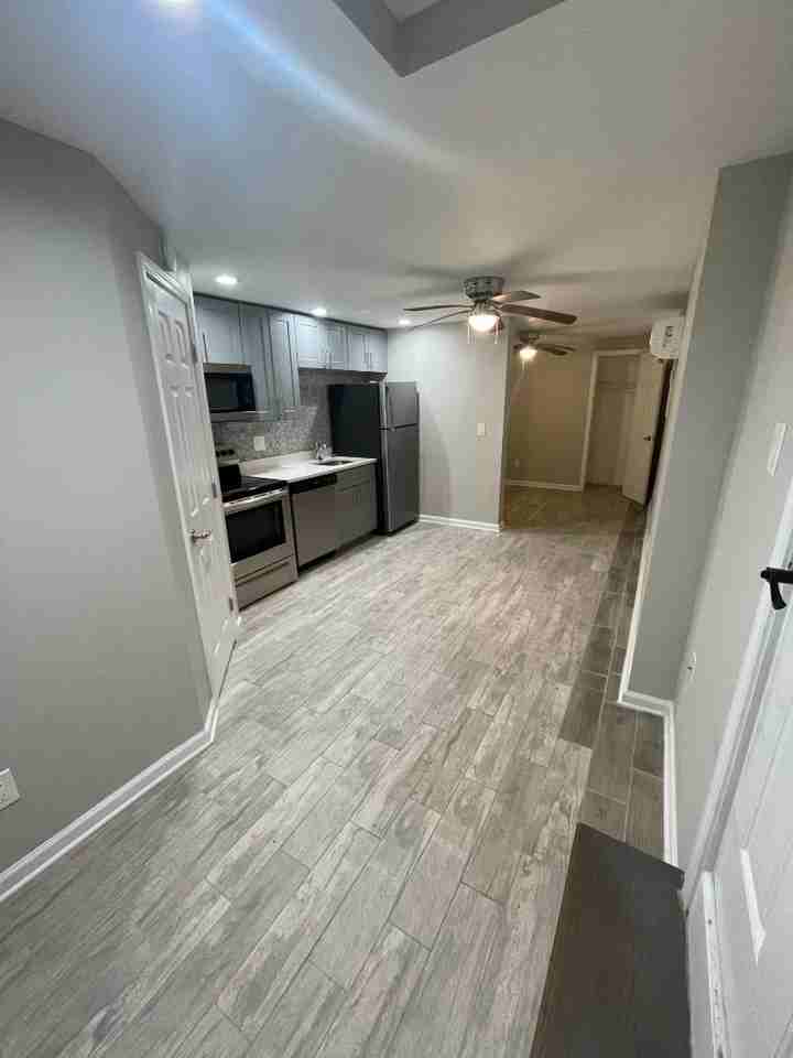 872 Vedado Way NE - Photo 7 of 11
