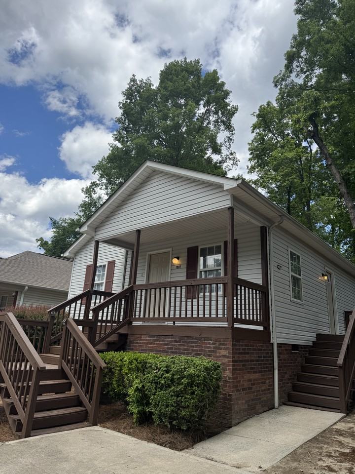 1007 Thomas Ave #1