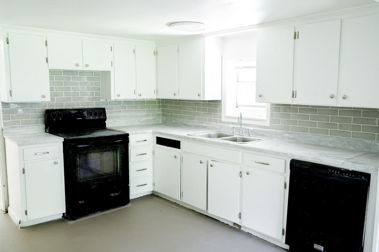 1871 Mount Pleasant Rd #1 - Photo 5 of 14