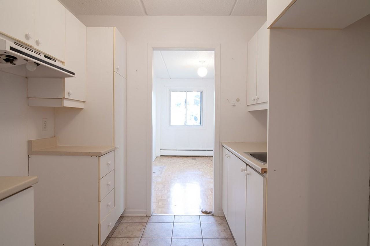 1565 Av Victoria — photo 2
