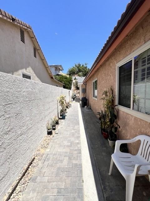 1529 Duarte Pl #1 - Photo 4 of 6