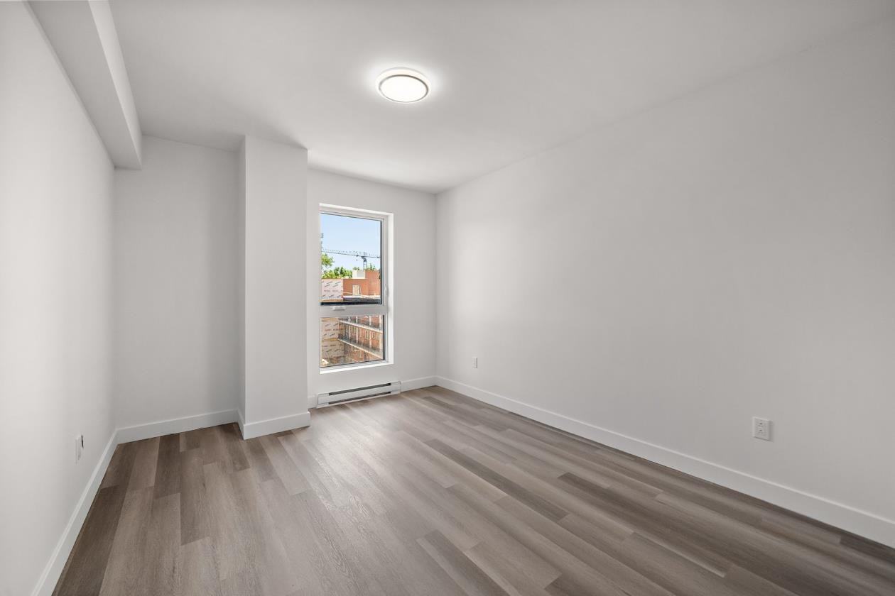6311 Boulevard Gouin O - Photo 7 of 36