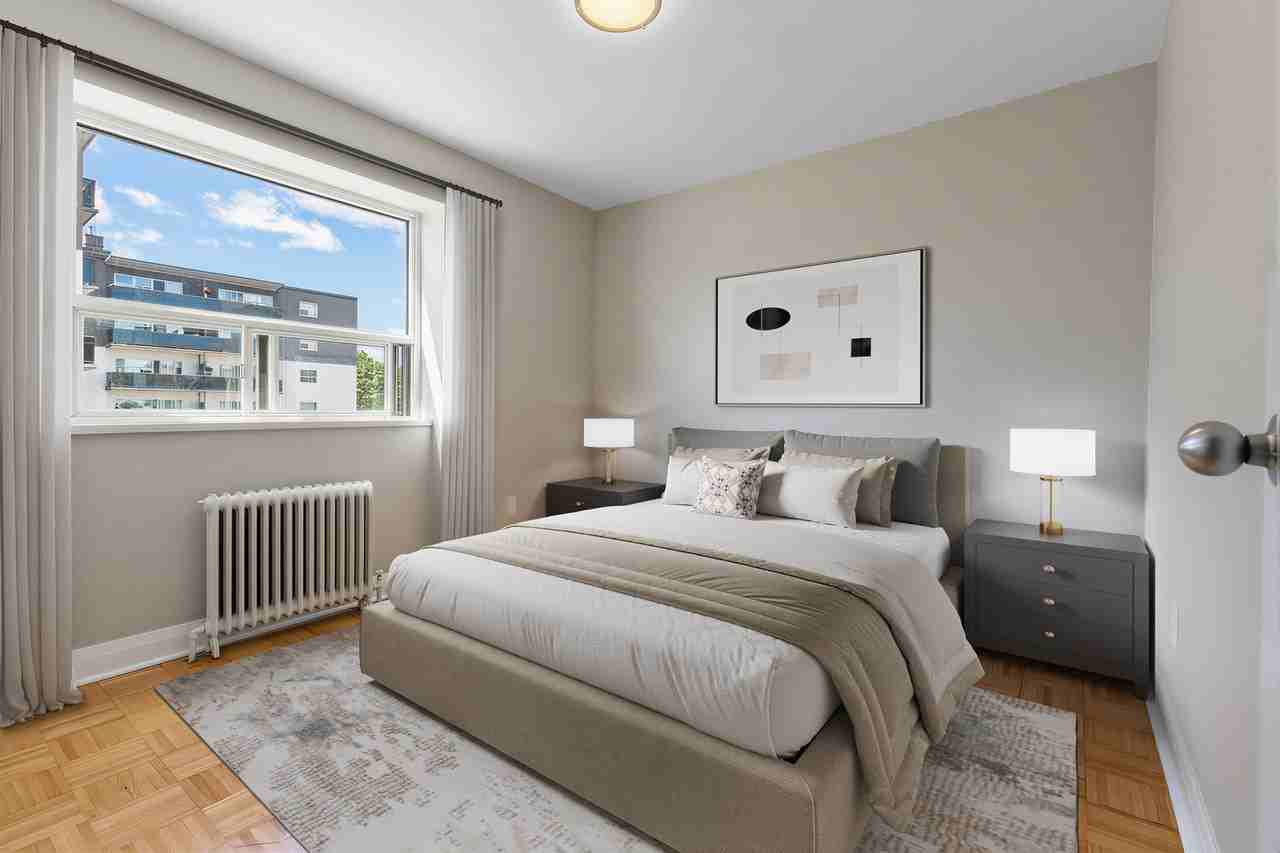 4918 Bathurst Street - Photo 6 of 14