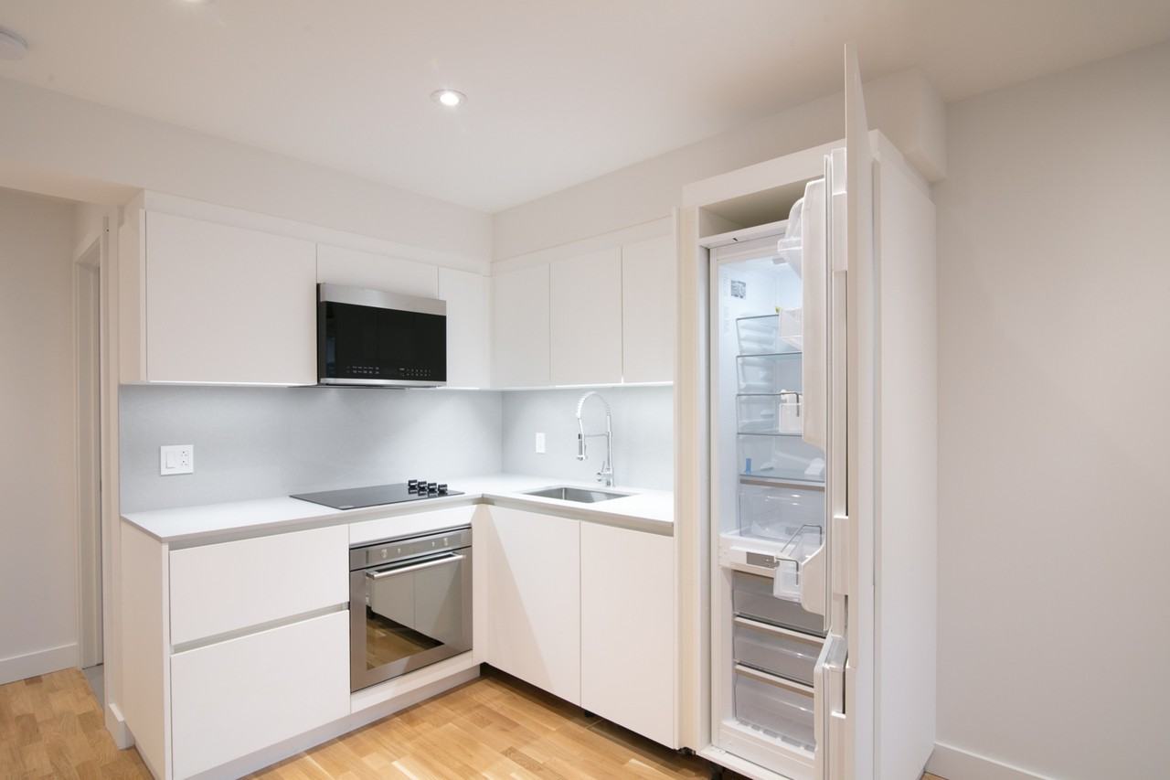 3195 Av Van Horne — photo 3