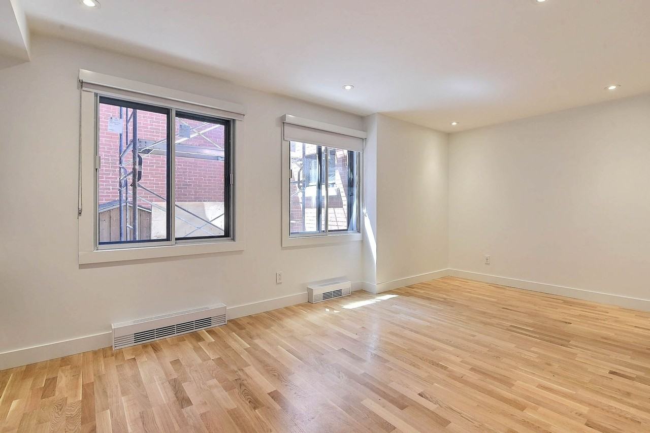 3195 Av Van Horne — photo 2