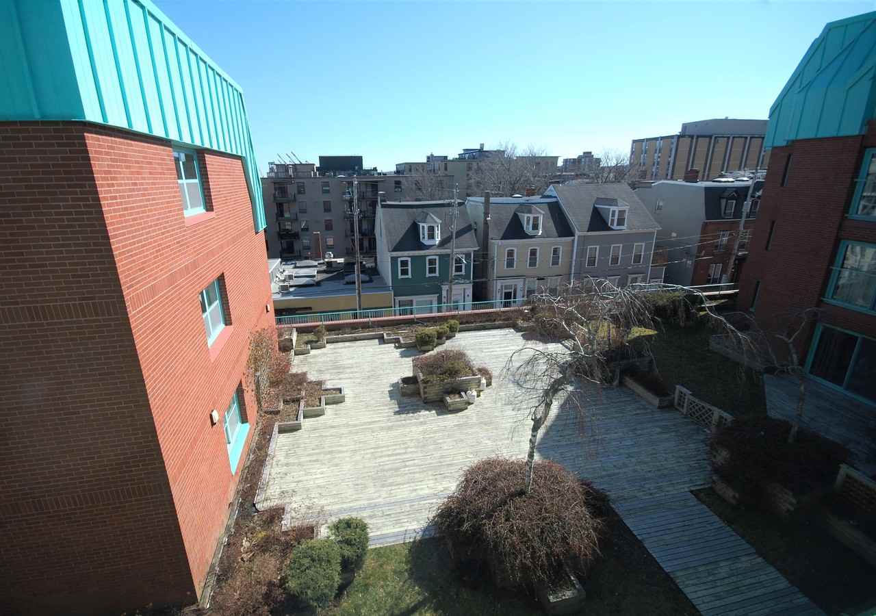Renaissance South - Photo 4 of 19