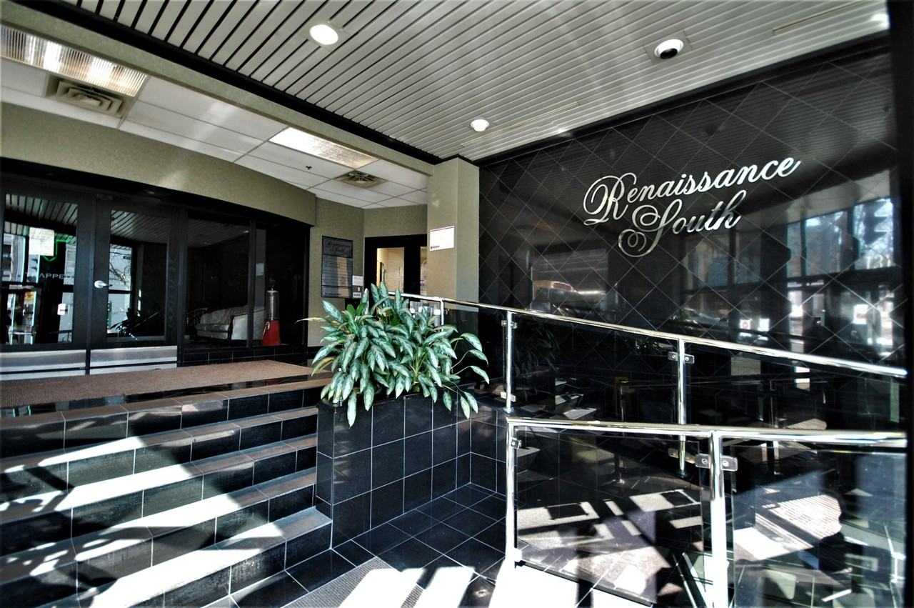 Renaissance South - Photo 5 of 19