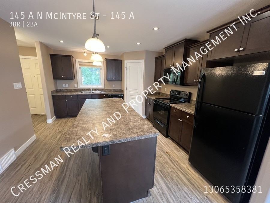 145 N McIntyre St - Photo 4 of 18