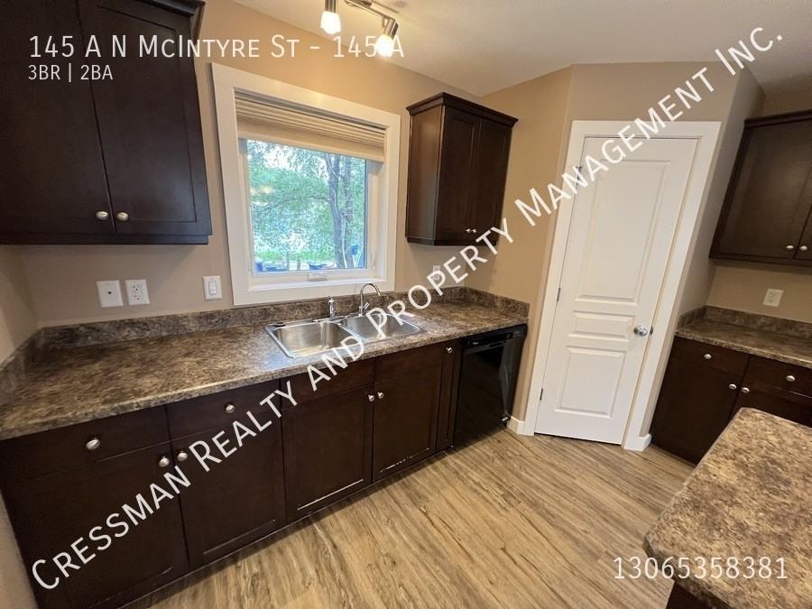 145 N McIntyre St - Photo 5 of 18