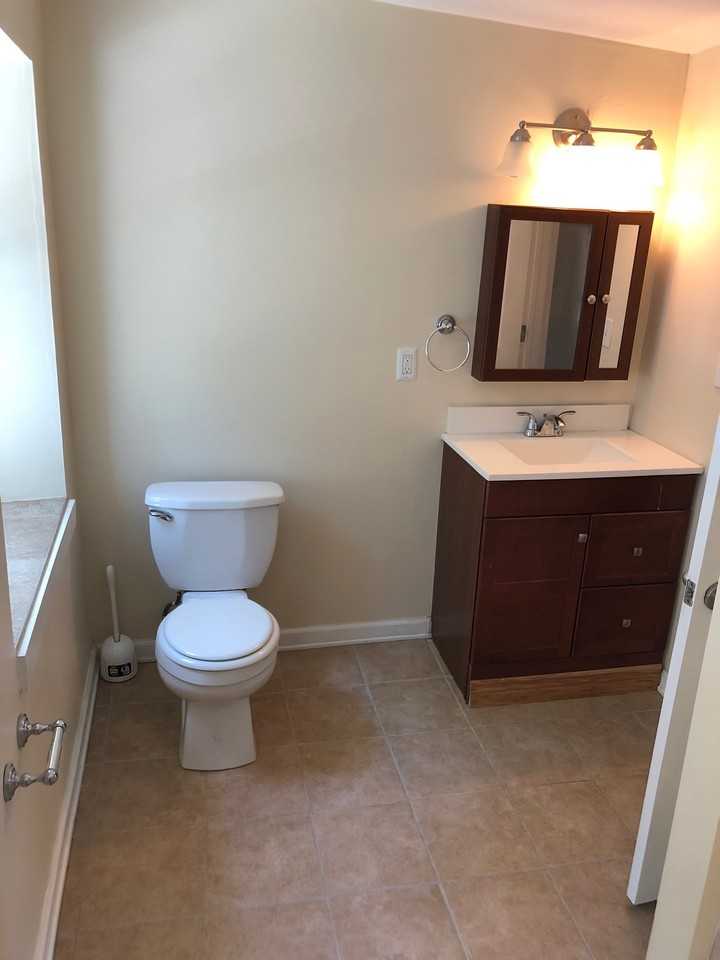 6 Woodmont Rd #1 - Photo 4 of 10