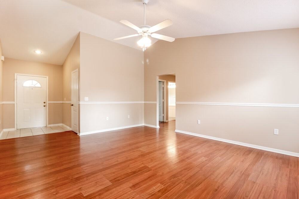 656 Lakemont Dr - Photo 3 of 16