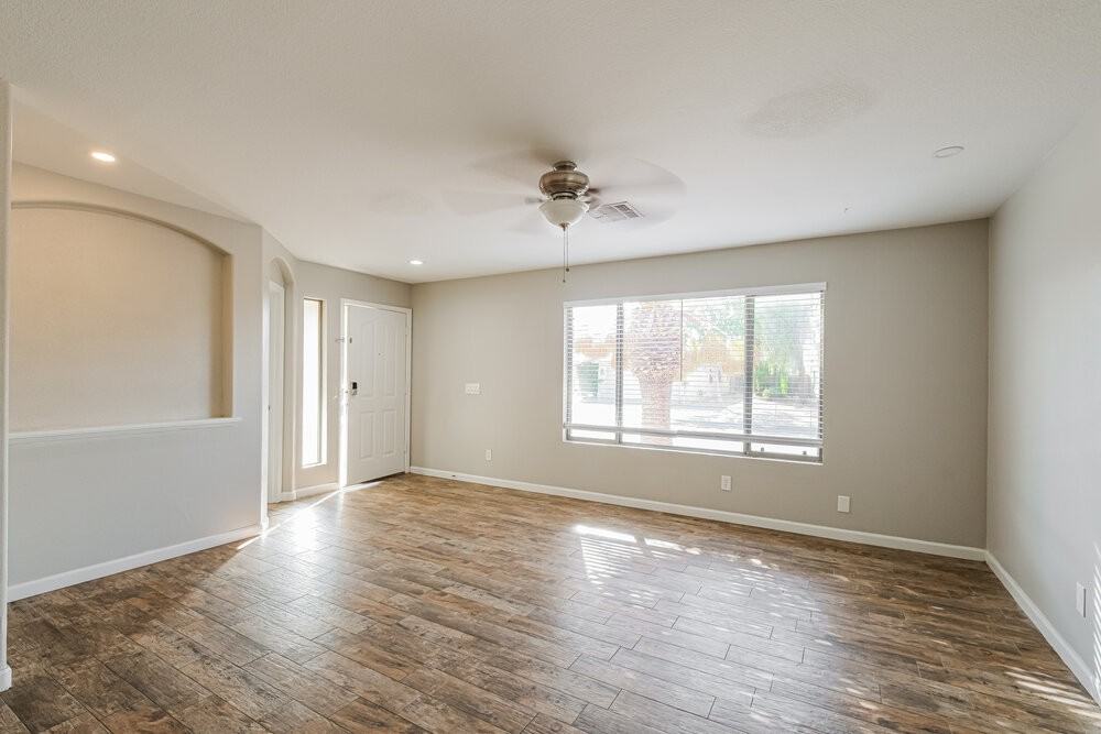 10898 W Alvarado Rd - Photo 4 of 16