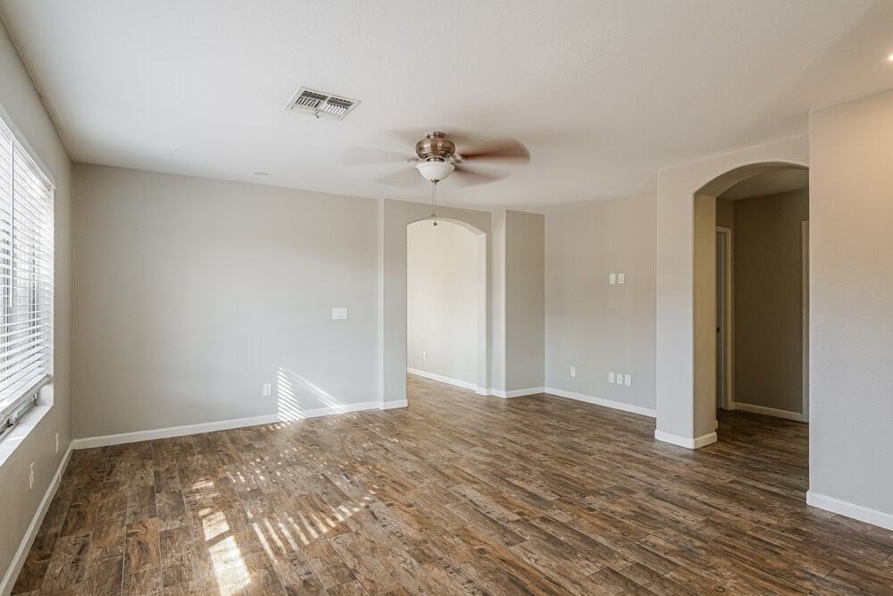 10898 W Alvarado Rd - Photo 6 of 16