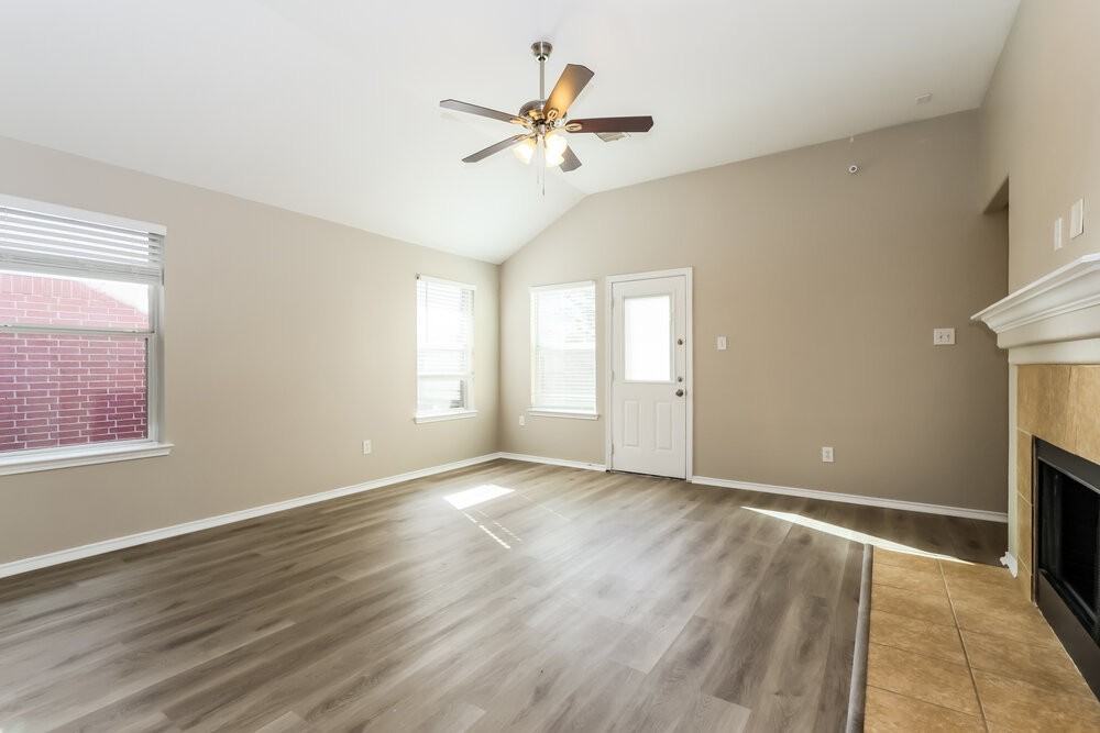 1919 Treasure Mountain Dr - Photo 3 of 16