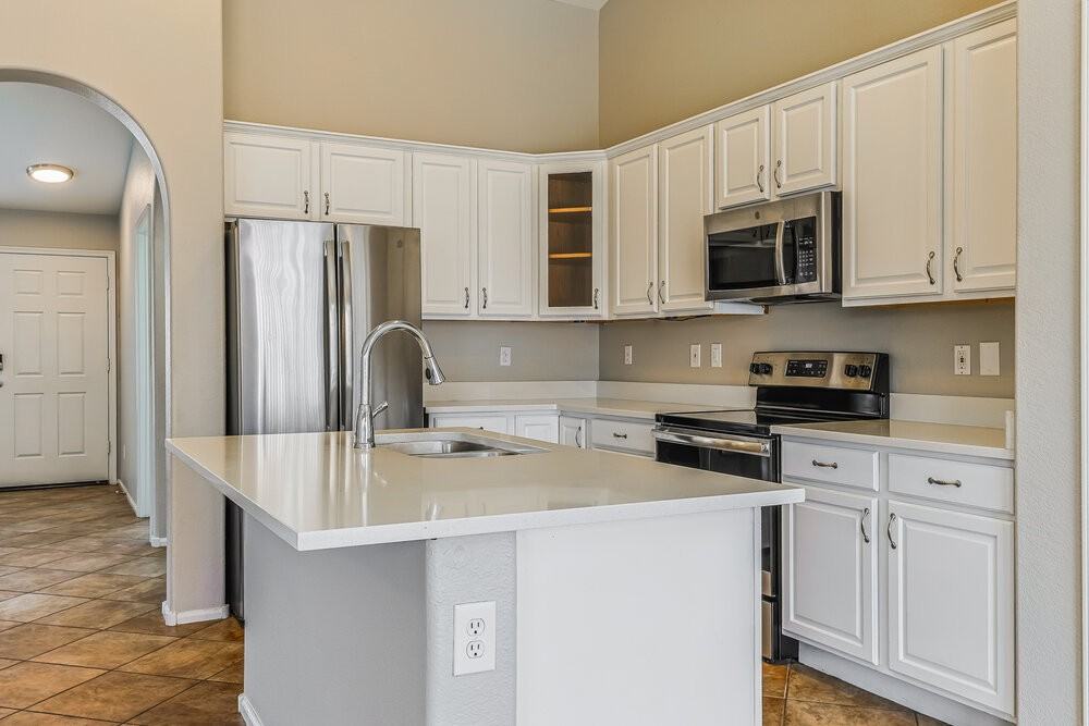 4148 E Stratford Pl - Photo 5 of 16