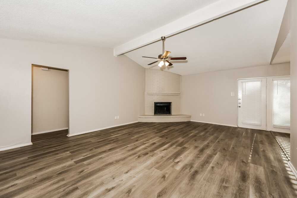 6004 Cool Springs Dr - Photo 4 of 16