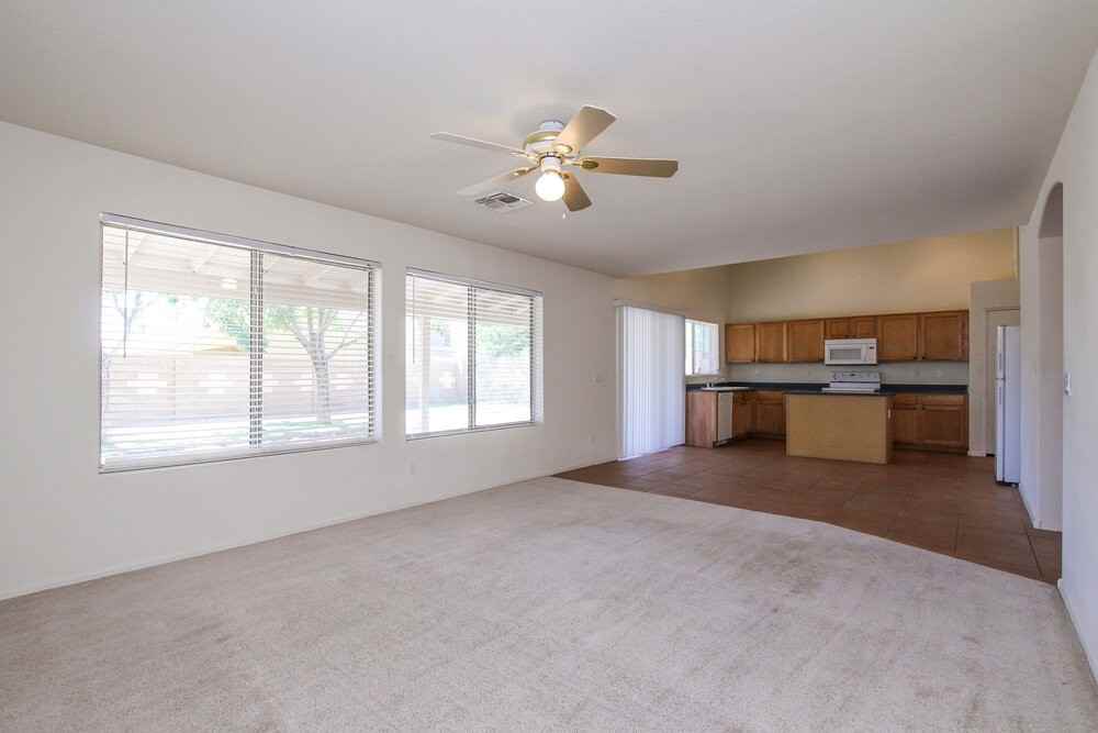14711 W Ely Dr - Photo 4 of 20