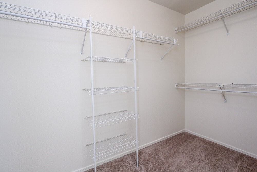 14711 W Ely Dr - Photo 7 of 20