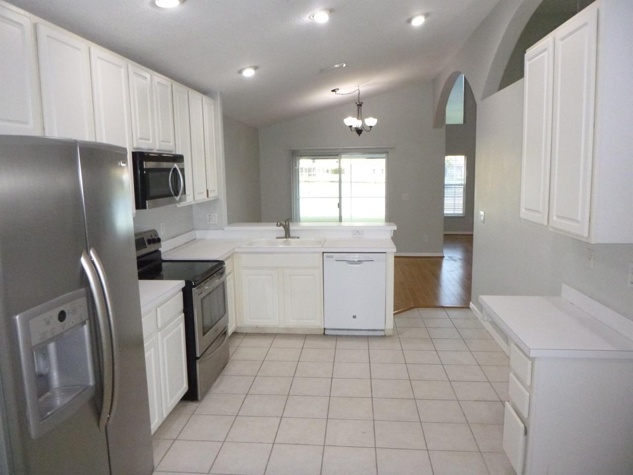 19146 Cypress Green Dr #1 - Photo 3 of 35