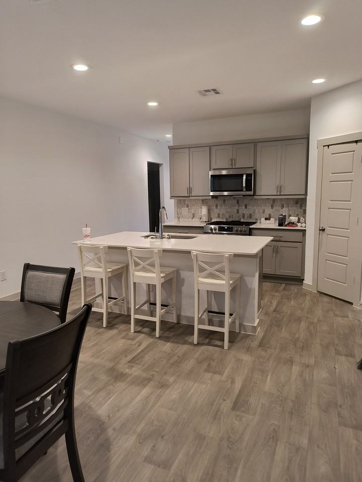 350 Silver Bridge Ct #1 - Photo 3 of 18