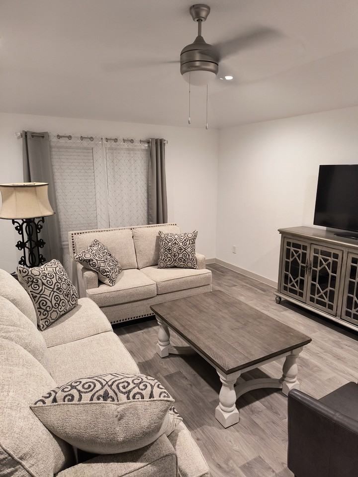 350 Silver Bridge Ct #1 - Photo 5 of 18