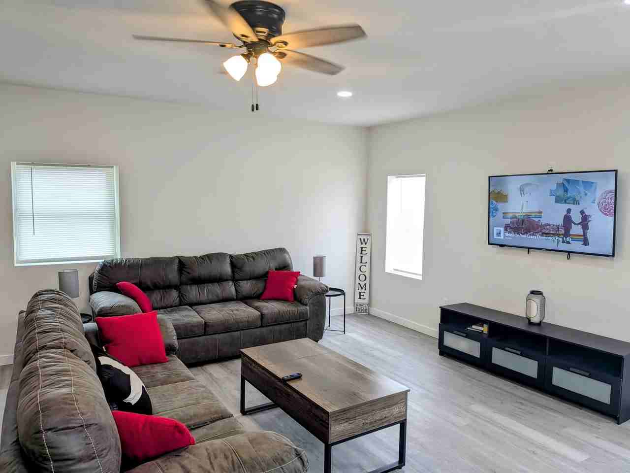 8910 Franklin Ave #1 - Photo 4 of 18