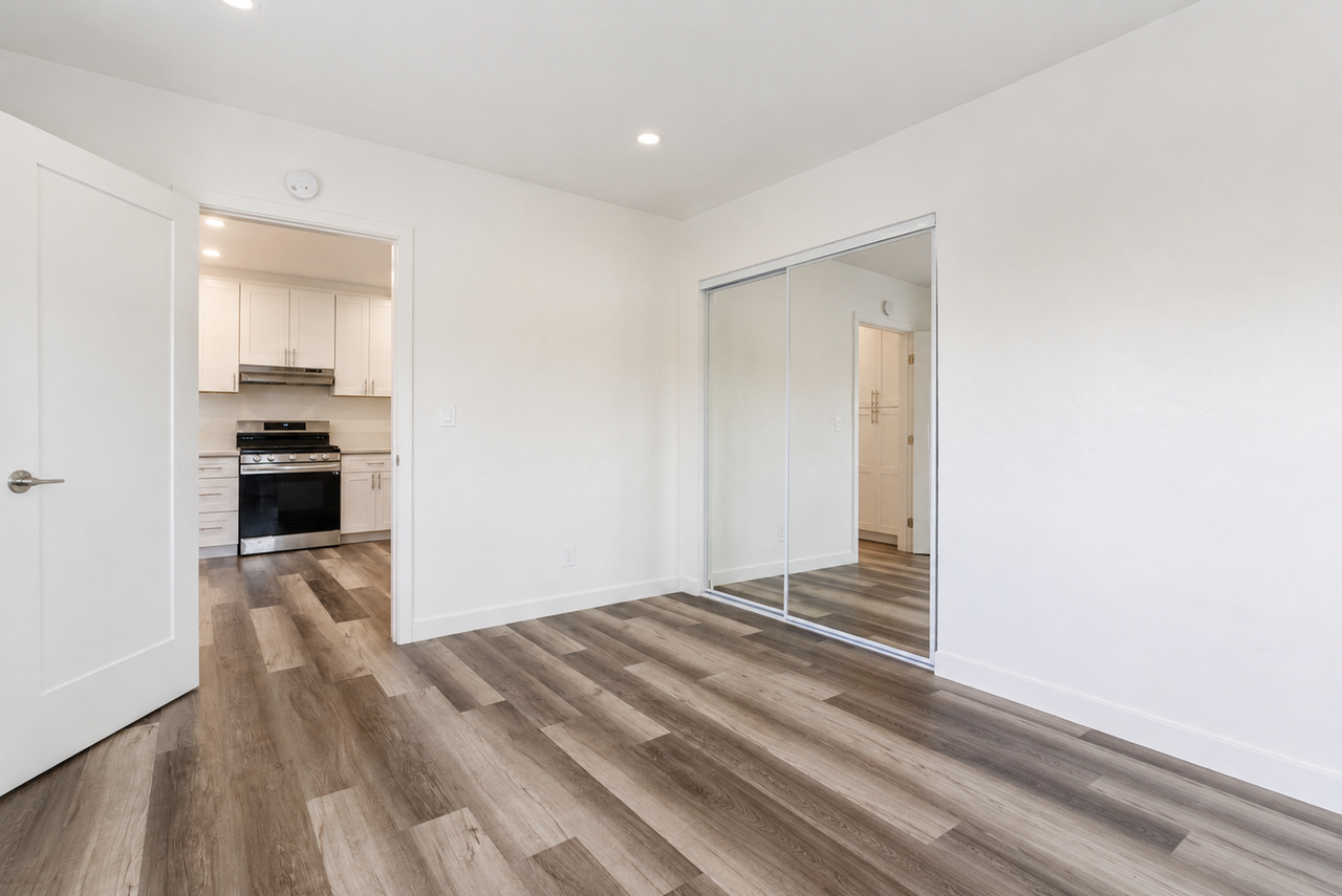 Modern Living: 8 - Photo 4 of 34