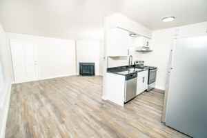 featured image of 1027 E 41st St