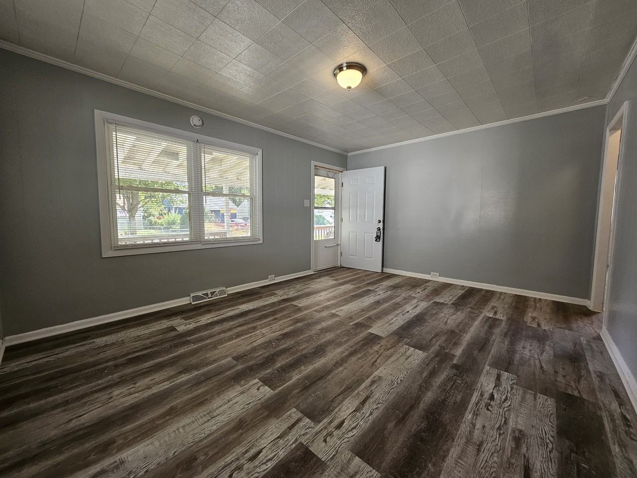 2918 S Taft Ave #1 - Photo 3 of 23