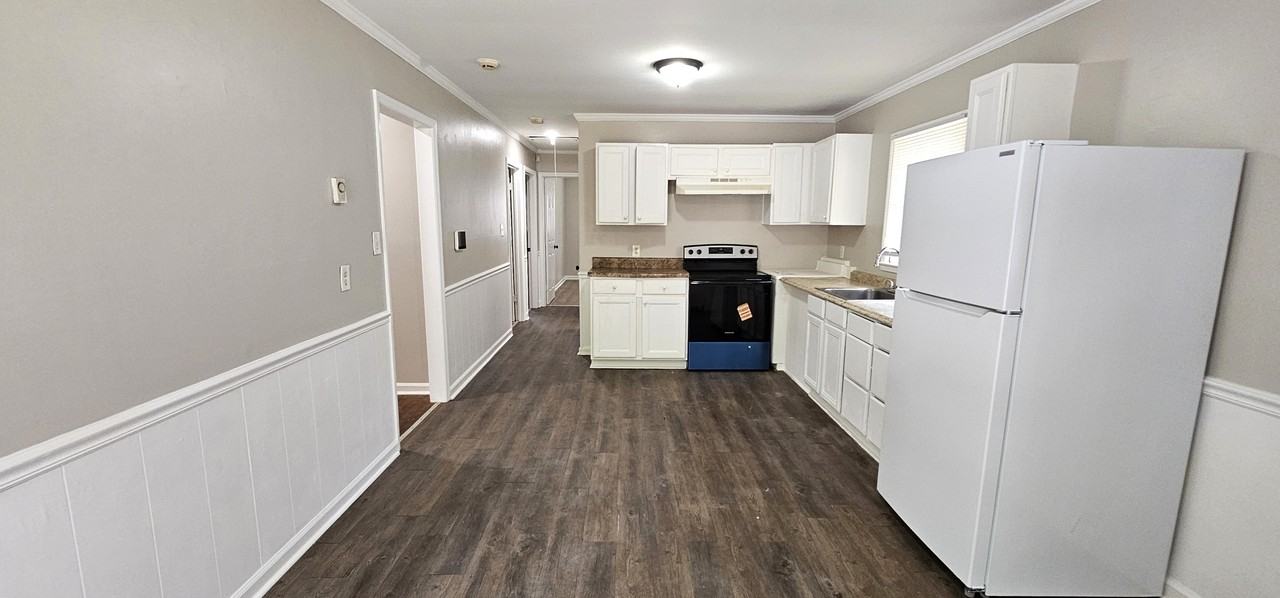 1702 Spry St #1 - Photo 5 of 12