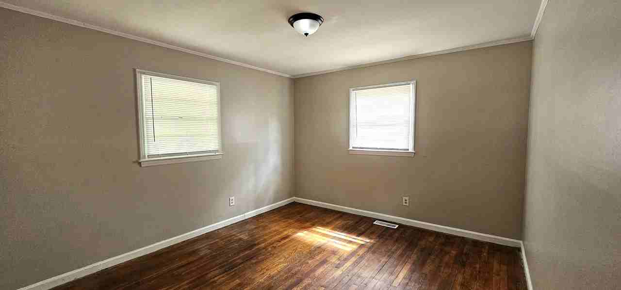 1702 Spry St #1 - Photo 7 of 12