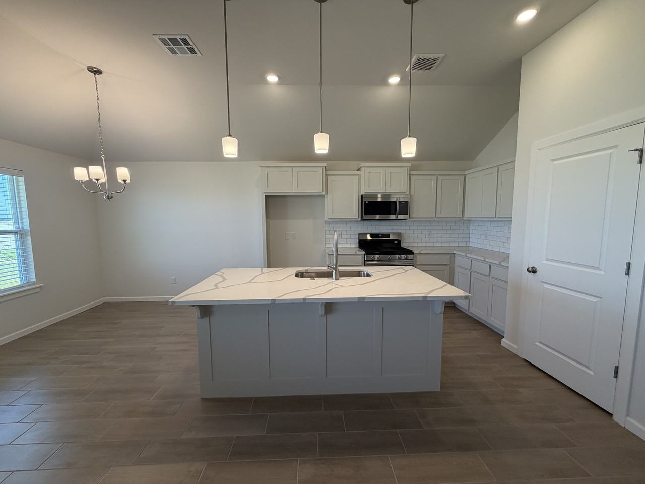 18313 Austin Ct #1 - Photo 3 of 10