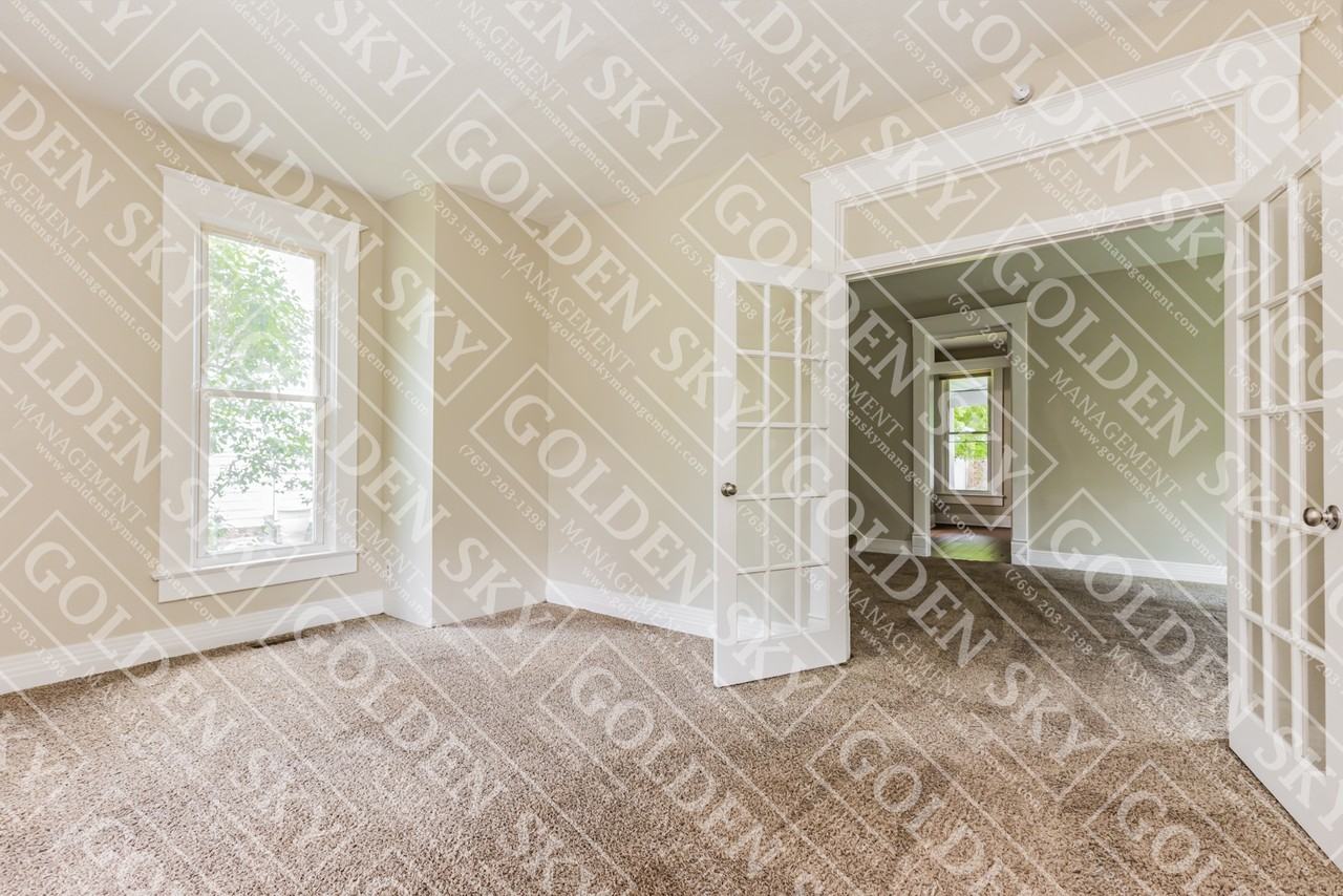 316 N Vine St #1 - Photo 4 of 17