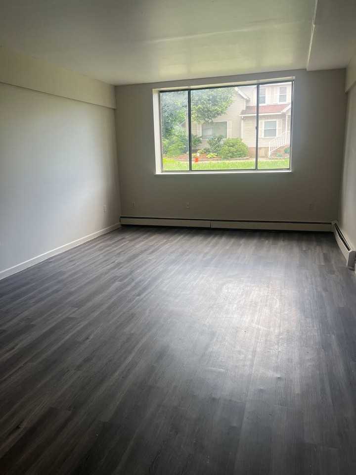 100 PROSPECT AVE - Photo 4 of 9