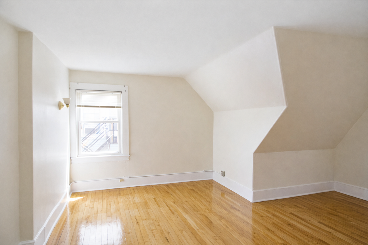 1115 4th St SE - Photo 4 of 6