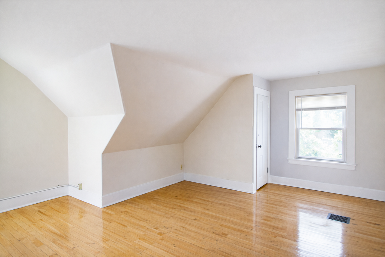 1115 4th St SE - Photo 5 of 6