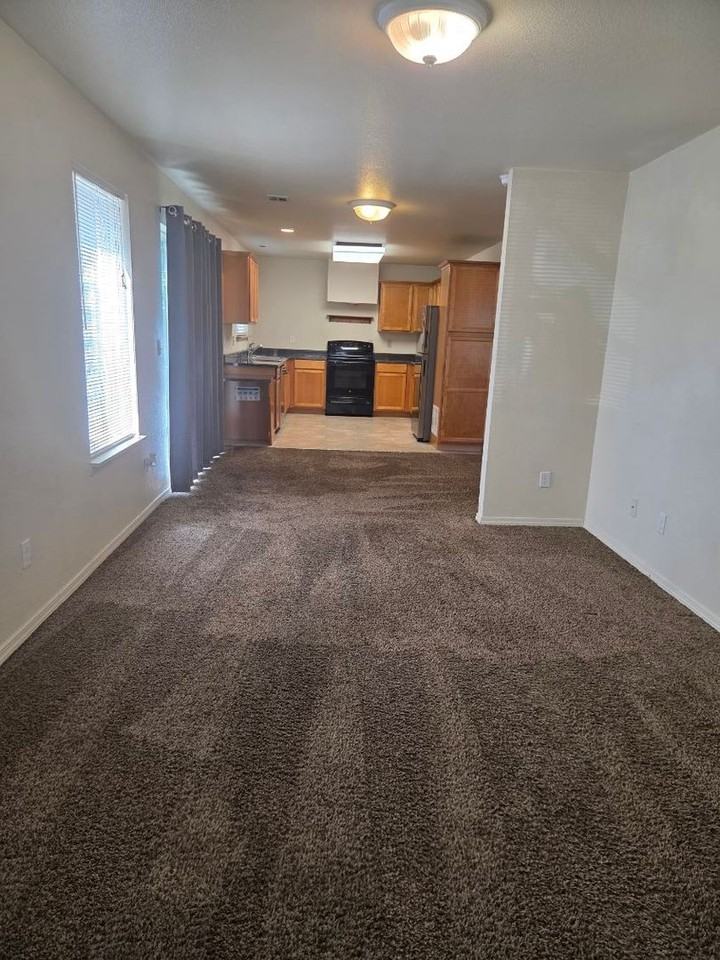 295 Tolman Creek Rd - Photo 5 of 22