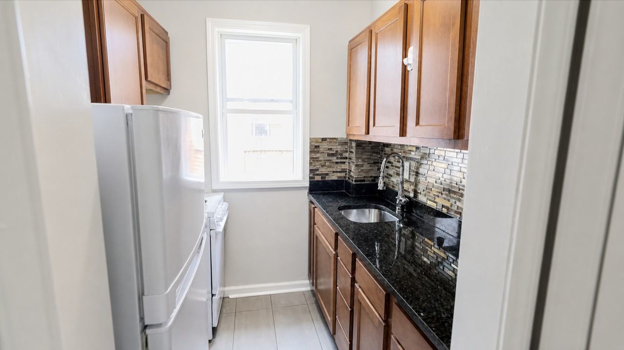 333 MELWOOD AVENUEAPT 14 #14 - Photo 2 of 7