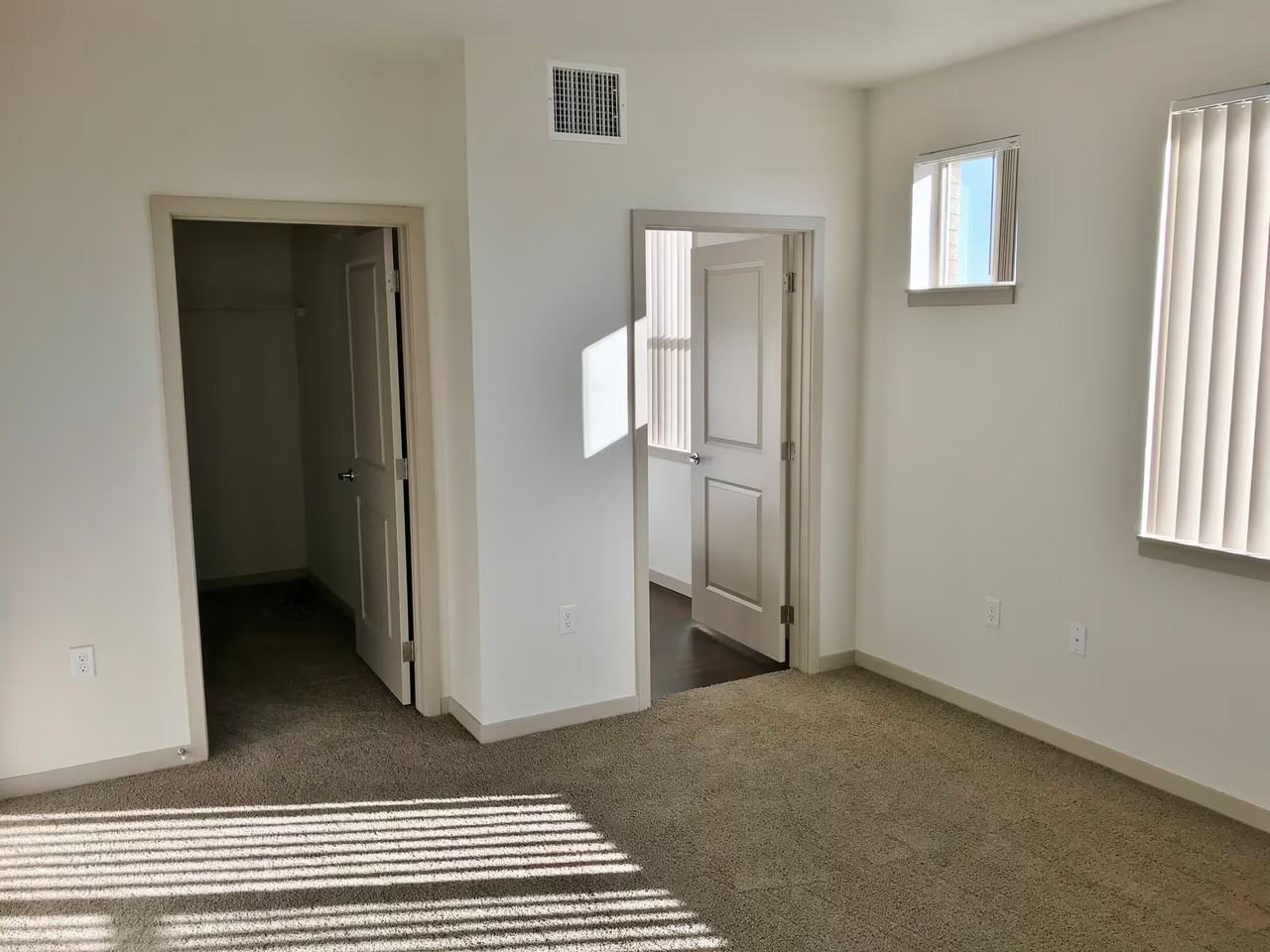 CRISMAN APARTMENTS - Photo 6 of 25